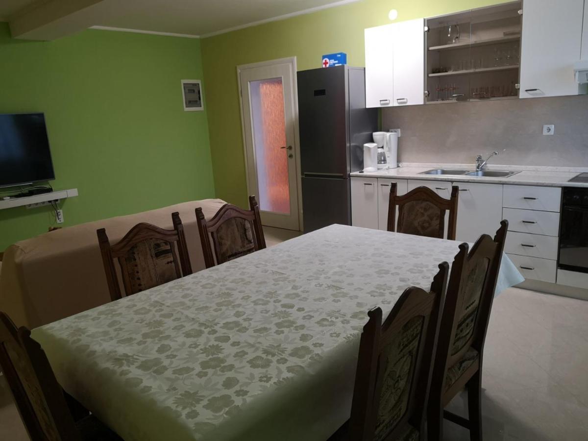 Apartments Olivera Supetarska Draga Ngoại thất bức ảnh