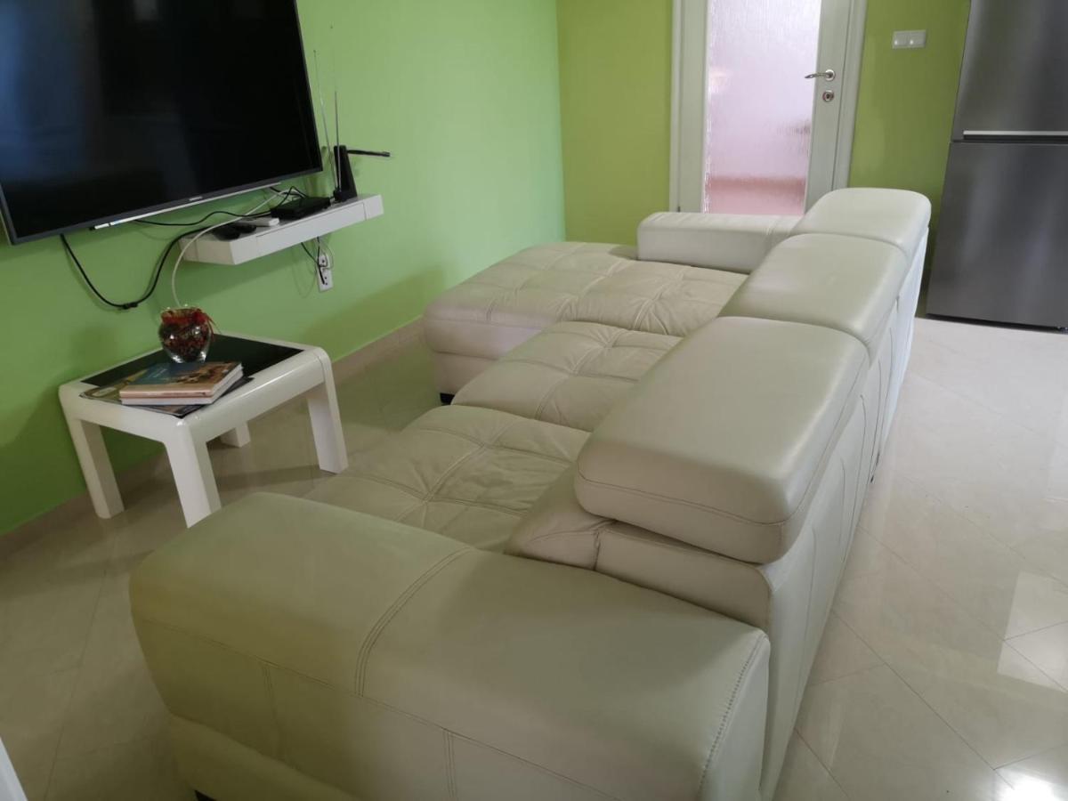 Apartments Olivera Supetarska Draga Ngoại thất bức ảnh