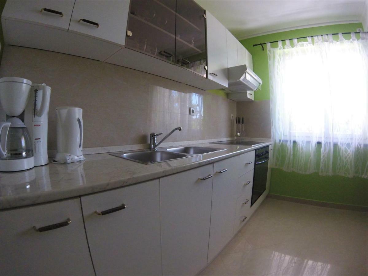 Apartments Olivera Supetarska Draga Ngoại thất bức ảnh