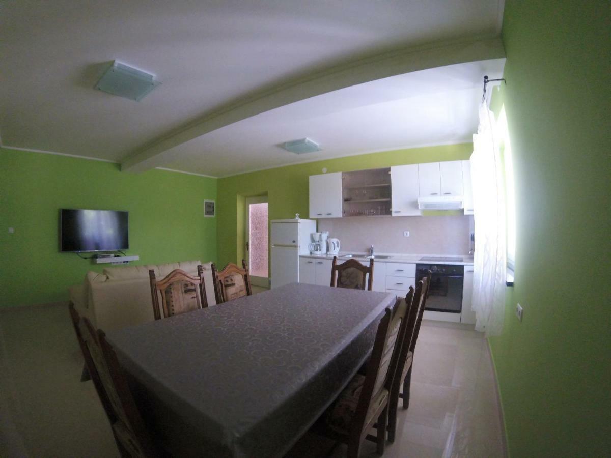 Apartments Olivera Supetarska Draga Ngoại thất bức ảnh